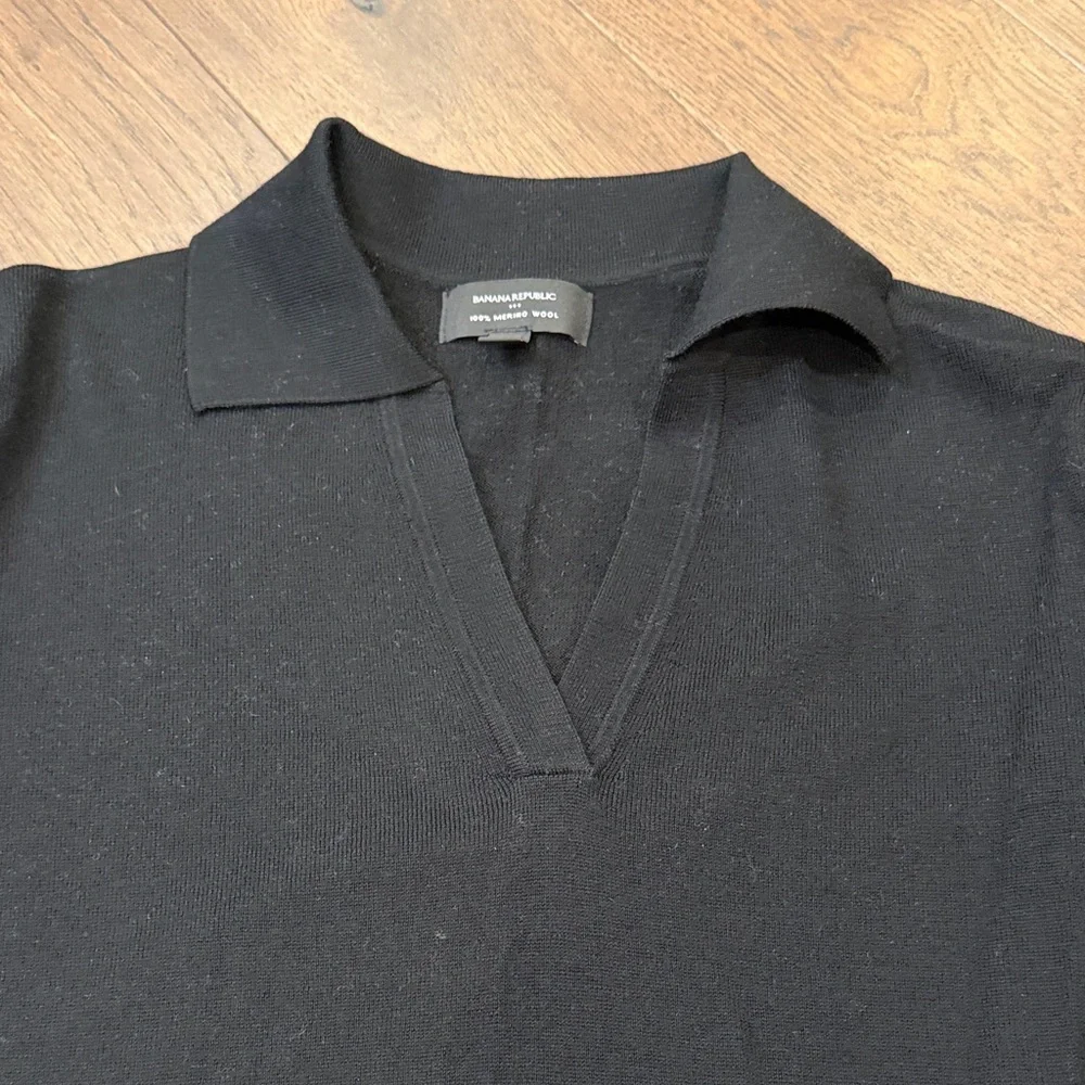 Banana Republic Black 100% Merino Wool Collard V Neck Sweater XXS C25-007